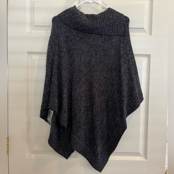 KAREN SCOTT poncho sweater - Picture 4 of 7